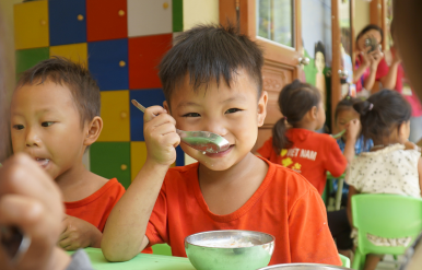 Gây quỹ bảo trợ bữa ăn bán trú cho 231 em học sinh mầm non tại Cao Bằng